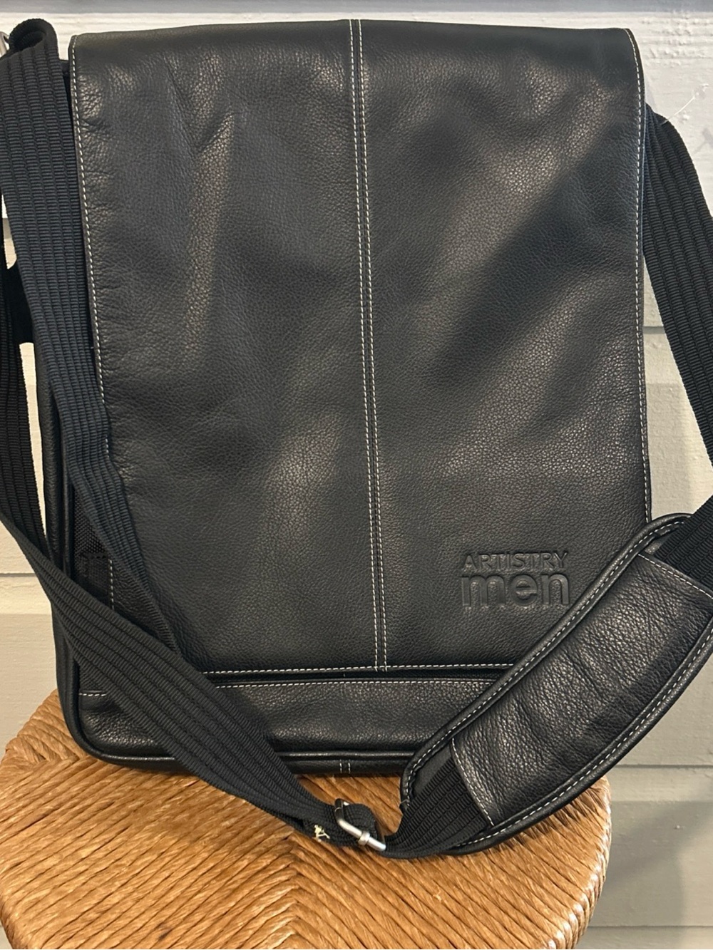 Rare AMWAY Artistry Men Cross Body Bag Black Shoulder Wallet Travel Computer